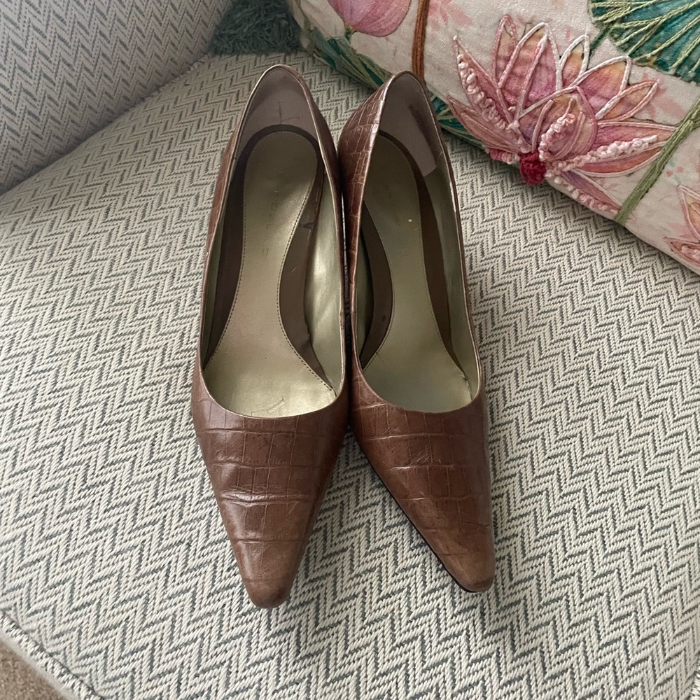 Bandolino Brown Crocodile Pattern Heels